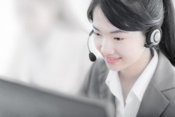 customer-service-woman