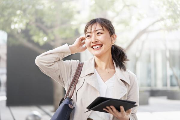 woman-smiling_outdoor