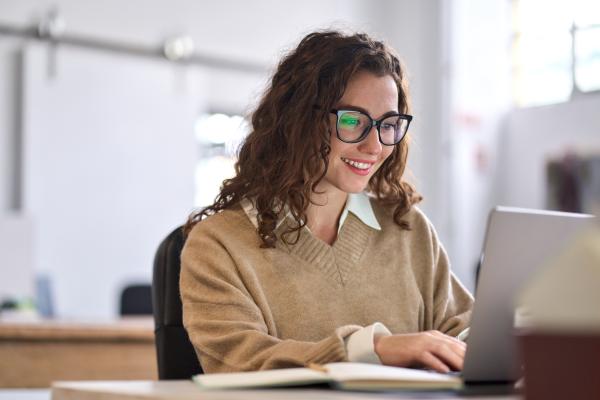 girl working on her laptop