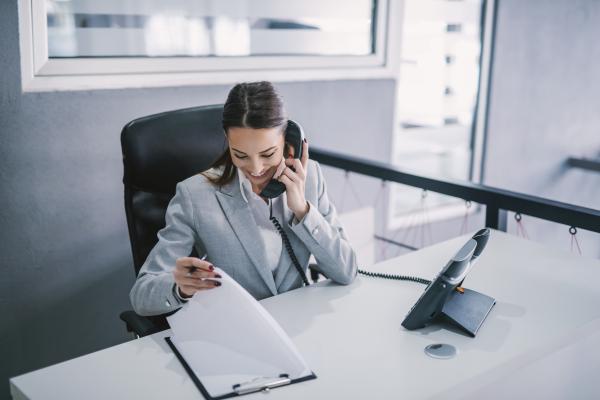 woman-phone-office